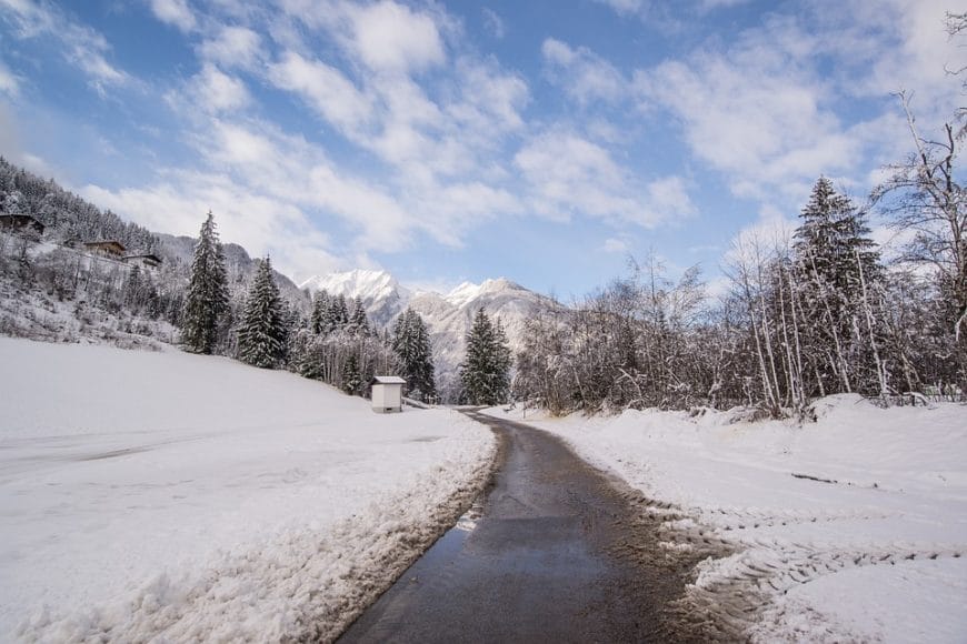 5 consigli per guidare sulla neve (anche senza essere piloti esperti)
